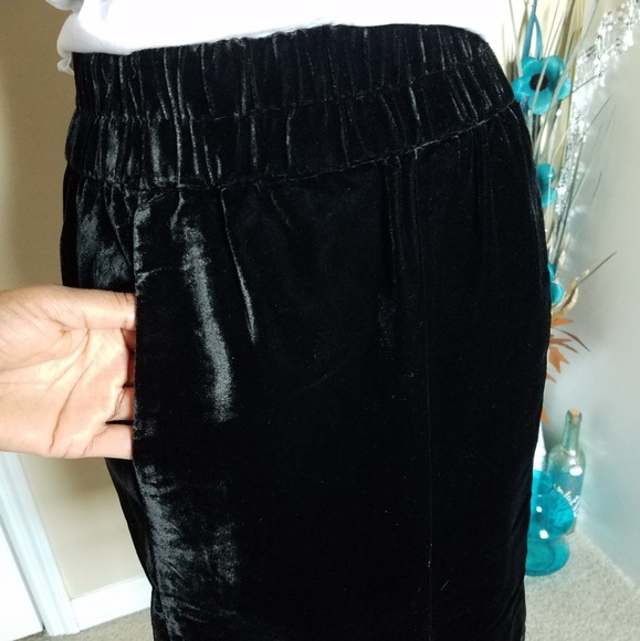 🖤🆕️J. Crew Pull On Velvet Skirt🖤👗 - Picture 5 of 6